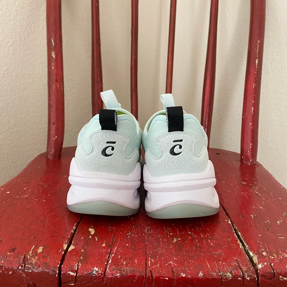 Limited Edition Clove Aeros Vapor Nursing Shoes. Water Resistant. Size 6.5 - Picture 3 of 5